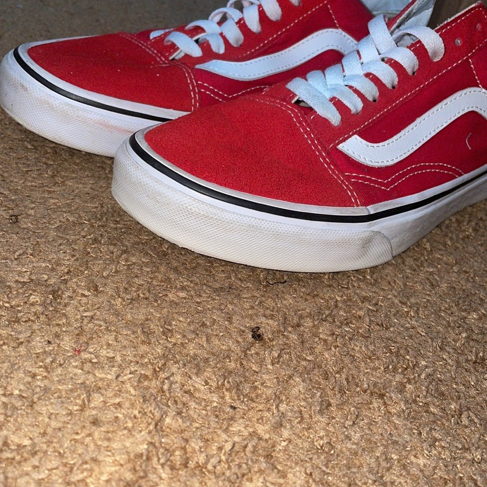 Red vans - Picture 3 of 3